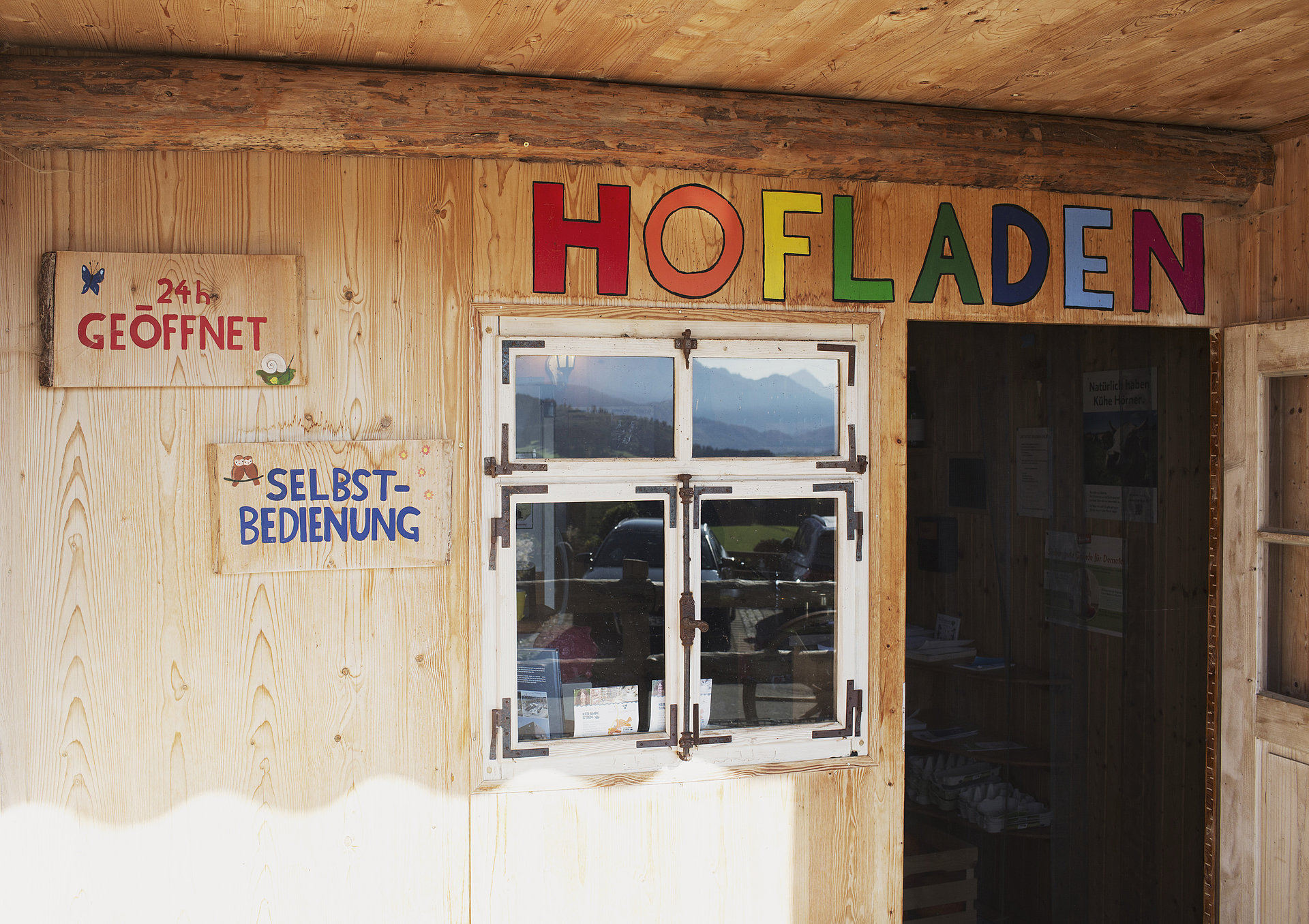 Eingang zu einem Hofladen