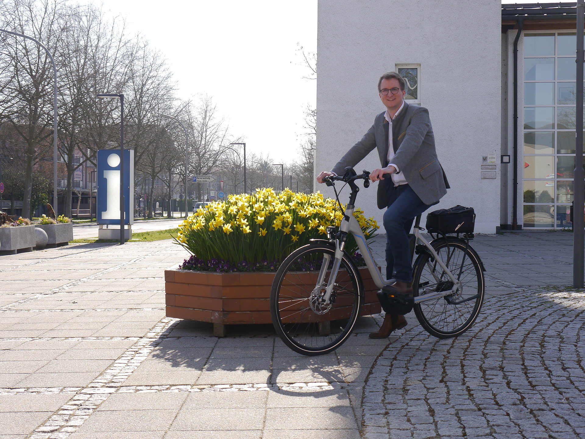 Bürgermeister auf Fahrrad